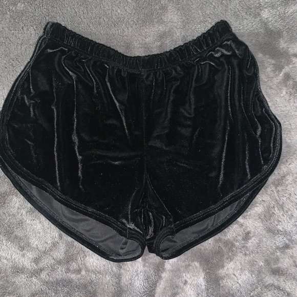 Brandy Melville Velvet Shorts Set (3) - Picture 4 of 4